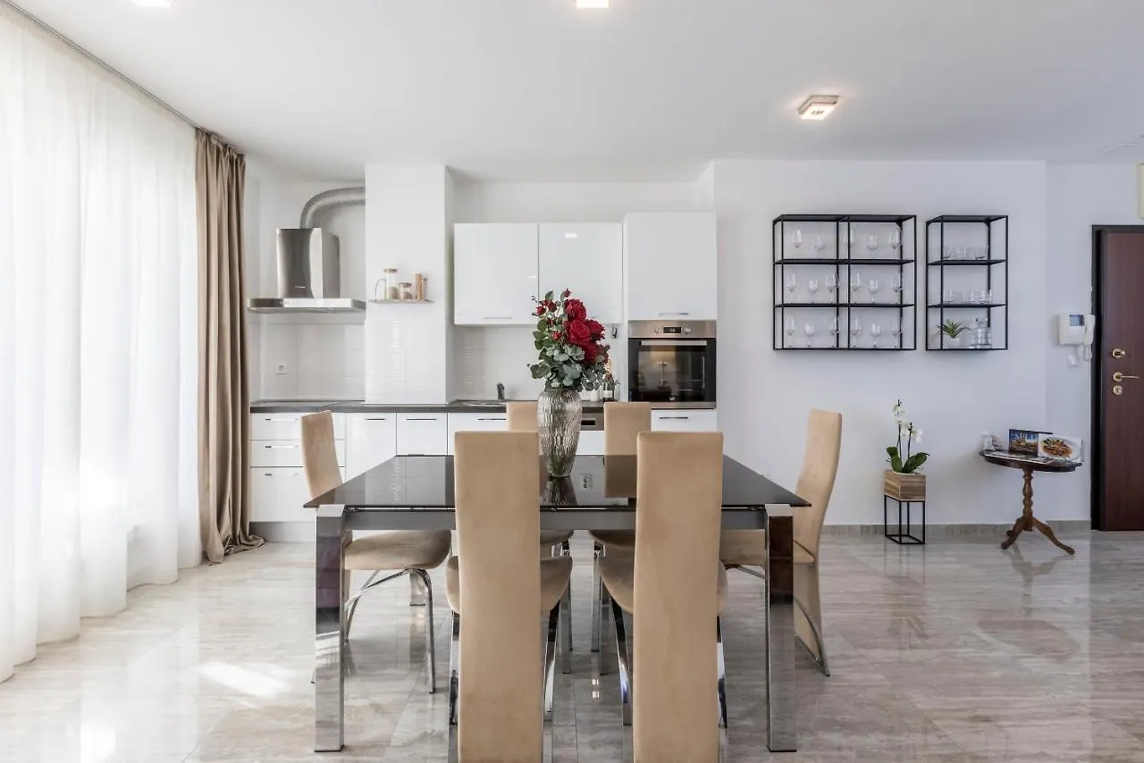 Luxury Rooftop Apartment Zalato Split